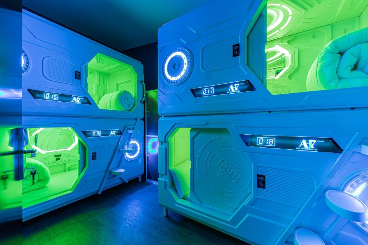 Single Capsule Pod Mixed Dormitory